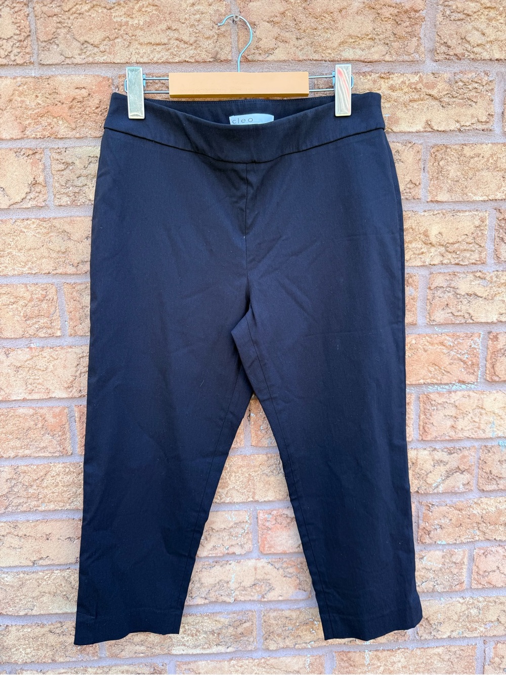 💫4/$25 • Cleo Black Cropped Pull On Stretch Pants
